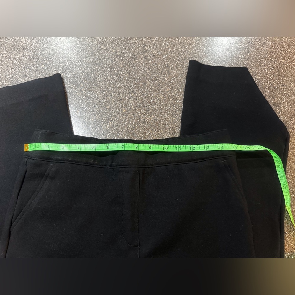 SPANX CROPPED AT THE ANKLE STRAIGHT-LEG WITH A KICK. SIZE LARGE - Picture 4 of 4
